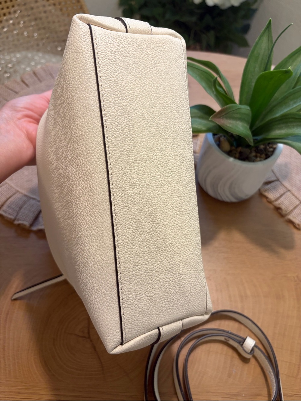 Tory Burch Mellow Shoulder Bag - Picture 10 of 11